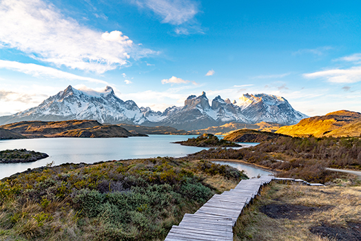 See und Berge im Nationalpark Torres del Paine in Chile.